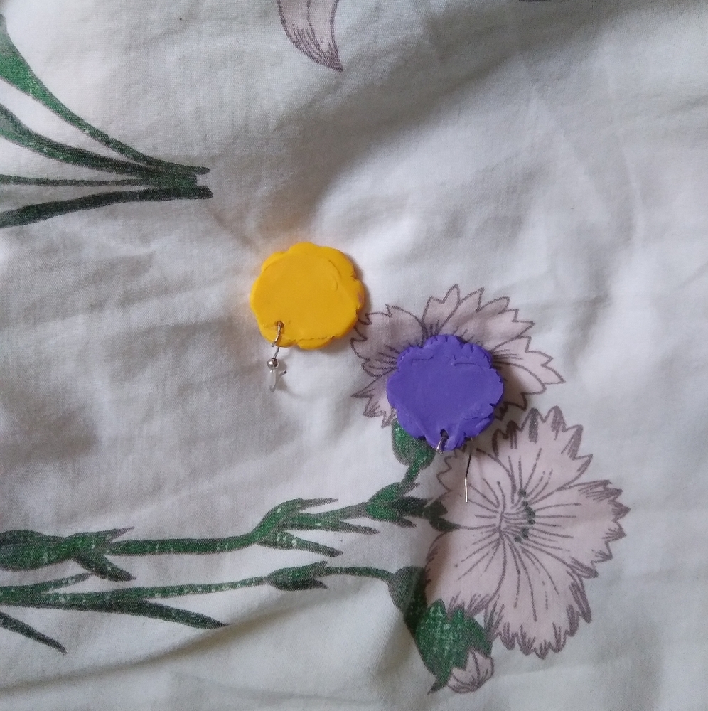 Handmade Polymer Clay Flower Earrings - Picture 2 of 3